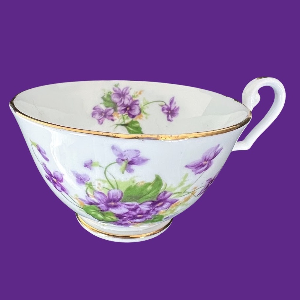 🍁H.P. Vintage Clarence English Bone China Tea Cup